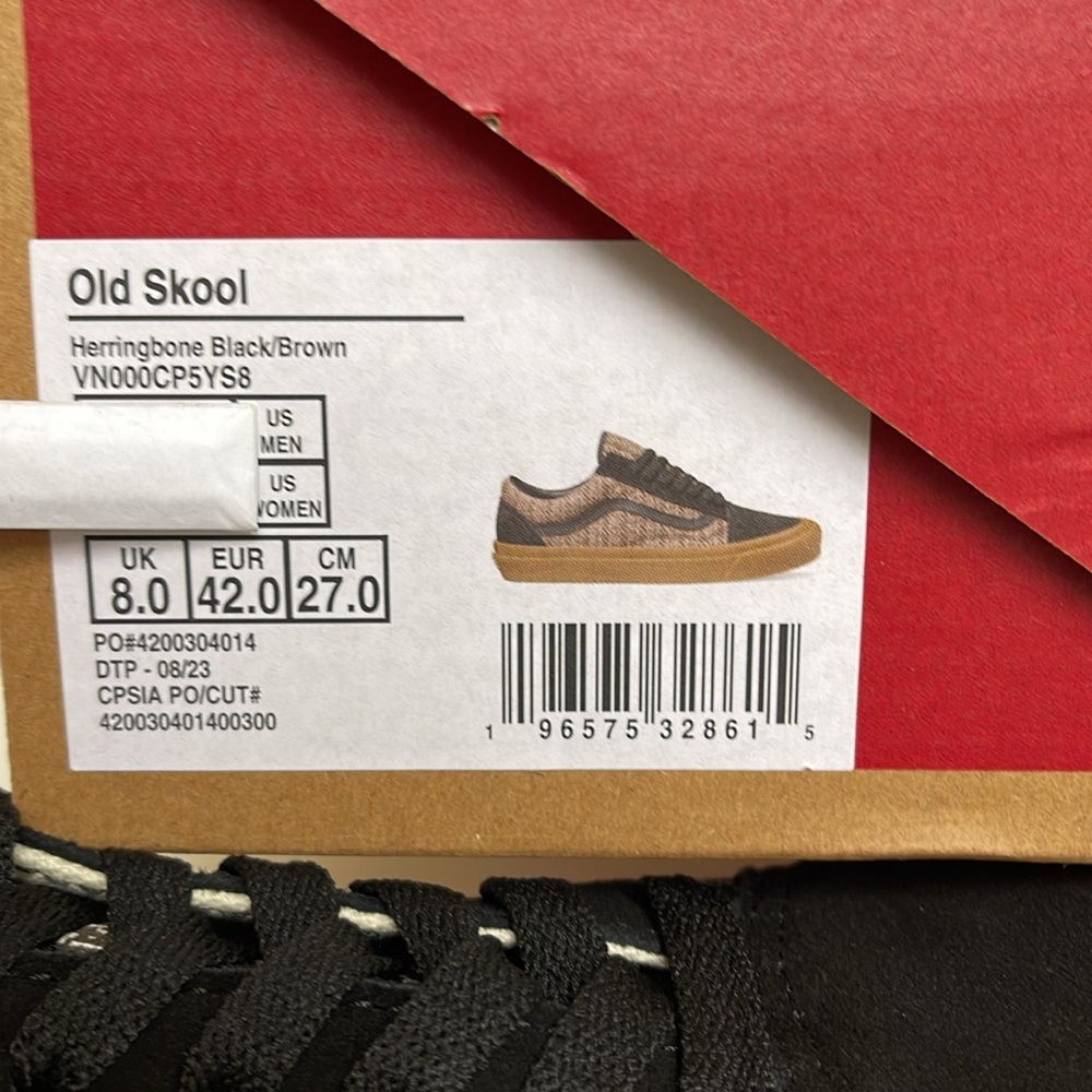 Vans WMNS Old Skool
Herringbone Black/Brown
VN000CP5YS8
Sneakers - Picture 16 of 16